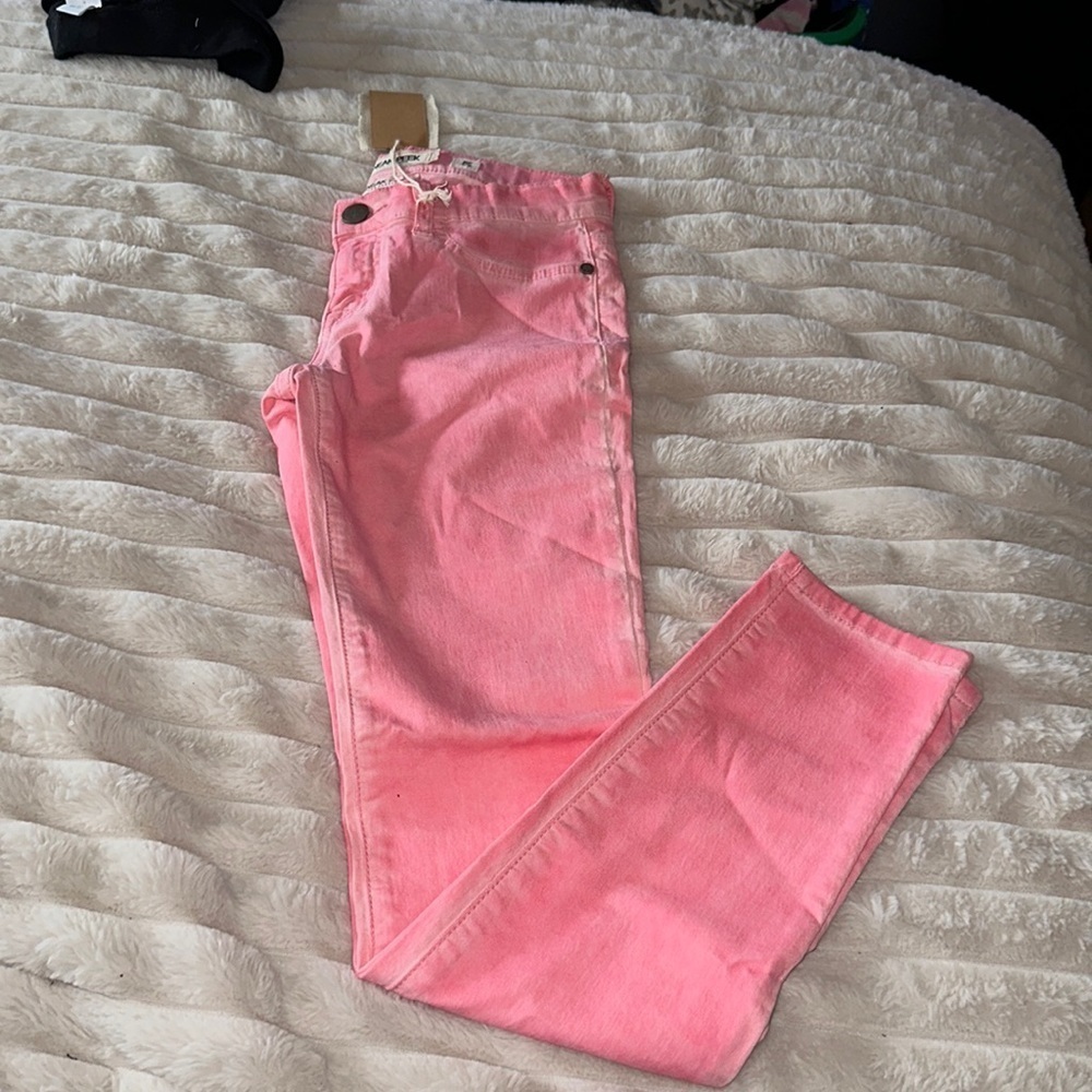 Sneak peek, size 5 skinny fit, pink jeans